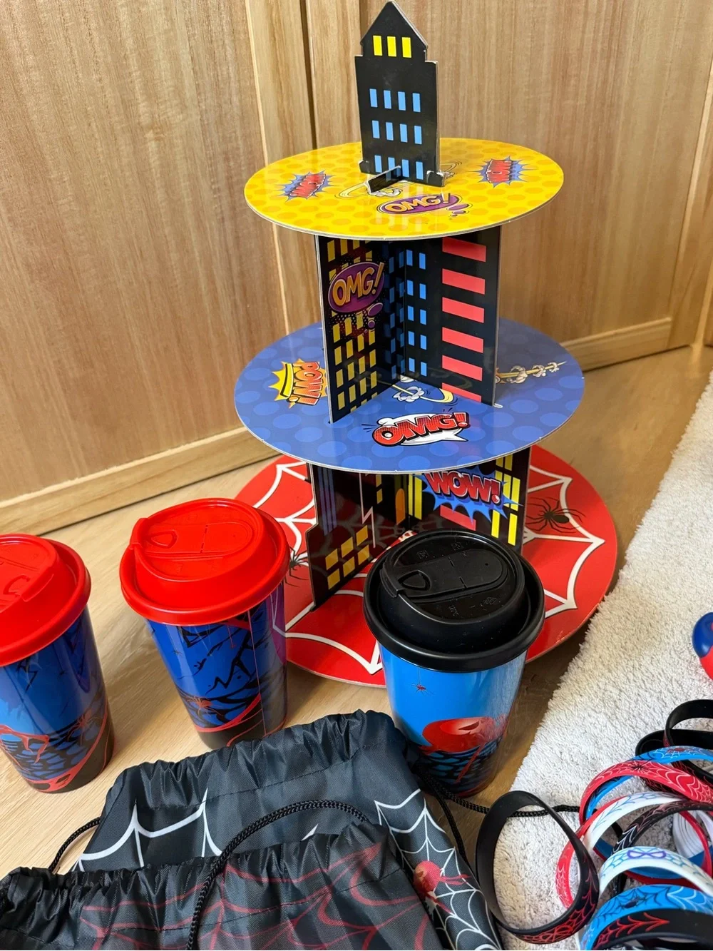 Spider-Man Red & Blue Party Supplies Kit - Official Marvel Style